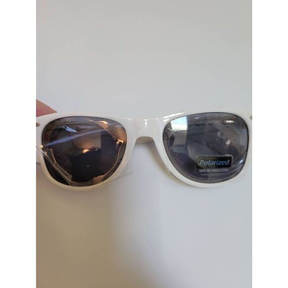 New! Buckle Black polarized sunglasses - Picture 1 of 5